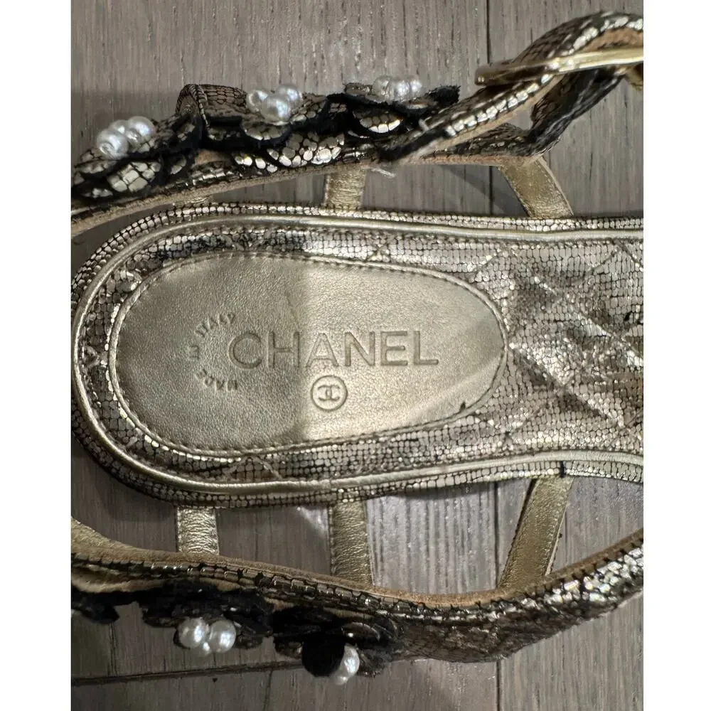Chanel 38C Pewter Silver Oxidized Silver Thong Sandals Pearl Flower Camellia